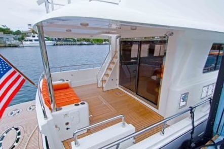 Alaska 53 Fly 双站游艇