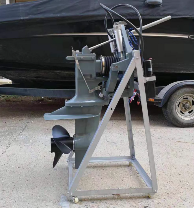 柴油船内外机、舷内外机、船艉机、40至100马力柴油推进器