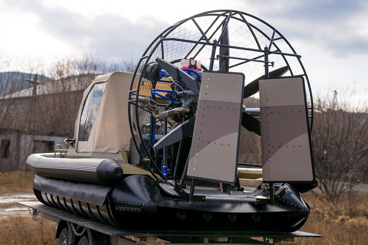 Sputnik 550充气船