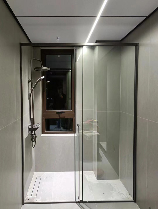 淋浴间玻璃隔断