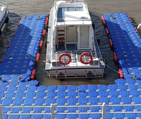 水上设备摩艇停靠垫片 批发游艺码头水上浮筒 场地聚乙烯材质垫片