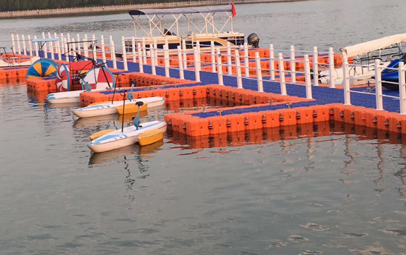 水上码头浮桥浮筒 户外运动水上滚筒