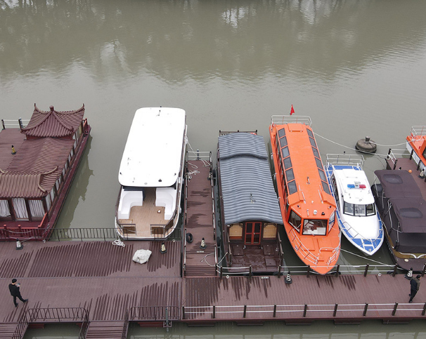 水上浮筒塑料浮筒摩托艇泊位浮箱养殖平台码头水上浮桥量大从优