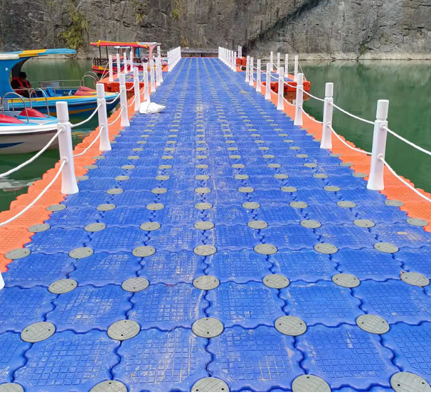 水上码头浮桥浮筒组装灵活配件齐全游泳设施水上滚筒