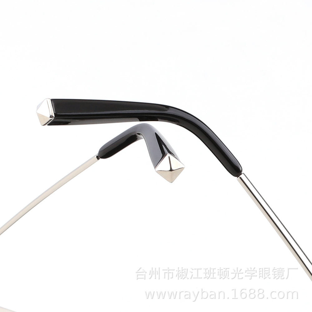 新款1601女款偏光太陽(yáng)鏡沙灘海釣眼鏡沖浪墨鏡工廠批發(fā)