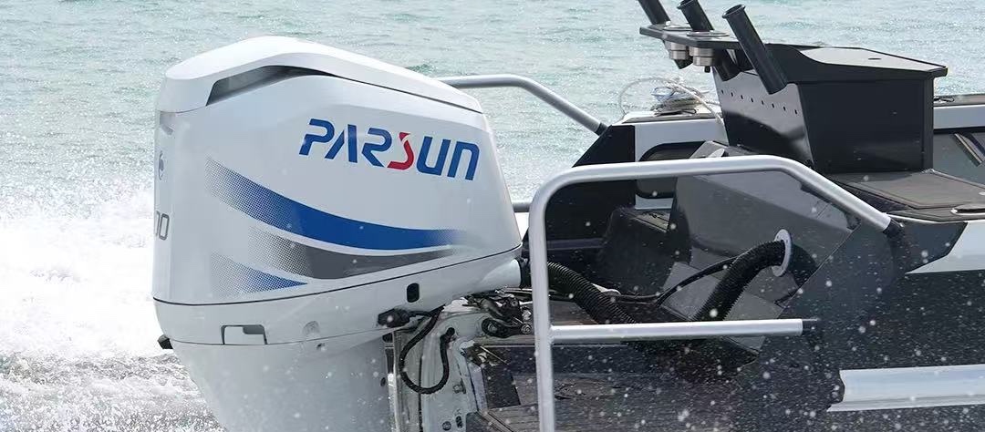 行业简报 | Lazzara Yachts LPC300游艇亮相、Sunreef拓展全球市场版图、甲醇燃料拖船技术引领变革