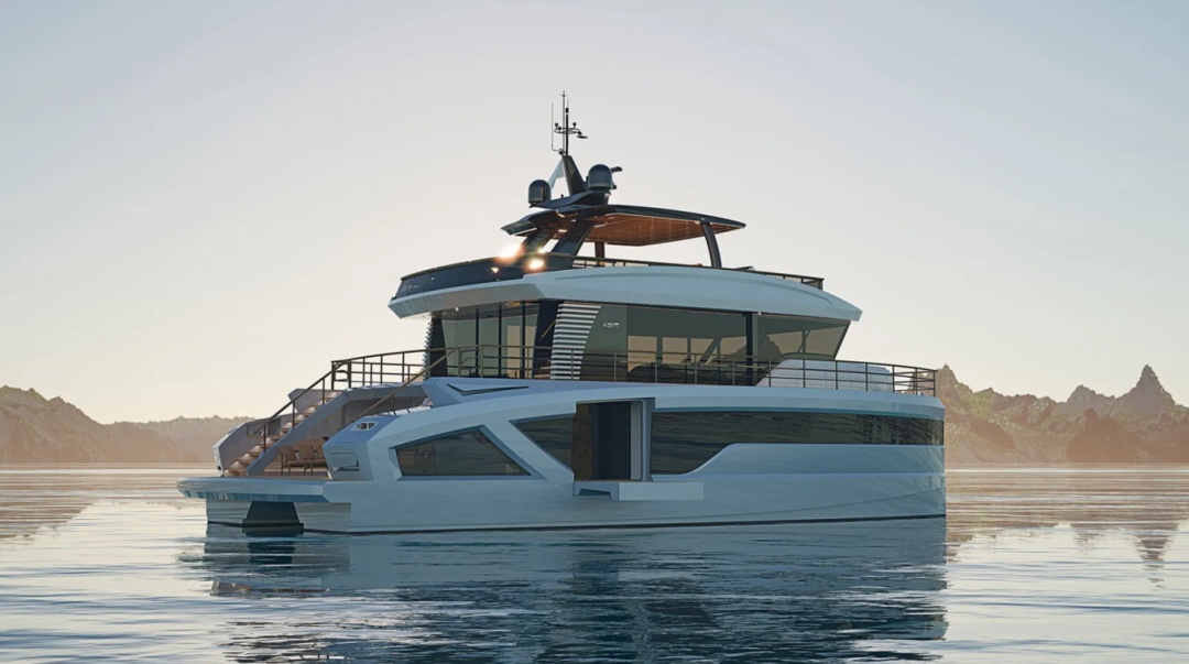 行业简报 | Lazzara Yachts LPC300游艇亮相、Sunreef拓展全球市场版图、甲醇燃料拖船技术引领变革