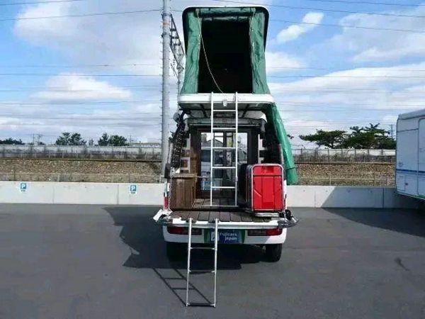 游艇式设计的露营车 居然可以这么小巧有新意 售价12万贵吗？