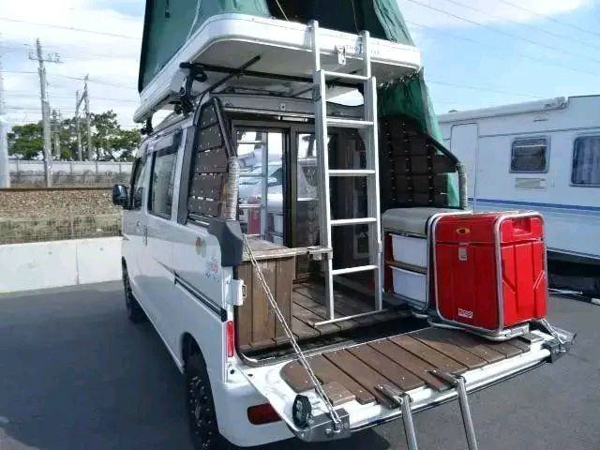 游艇式设计的露营车 居然可以这么小巧有新意 售价12万贵吗？