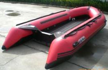 工厂加工出口俄罗斯漂流船充气艇红色