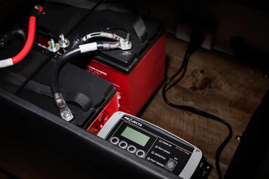 用造火箭的材料造拖車？特斯拉這回真下血本了