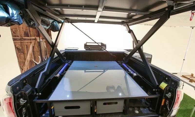 用造火箭的材料造拖車？特斯拉這回真下血本了