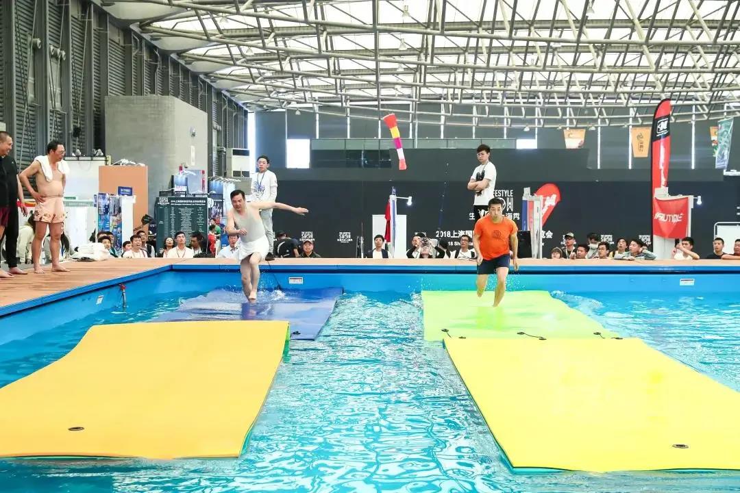 水上運動展里除了槳，還有獎？
