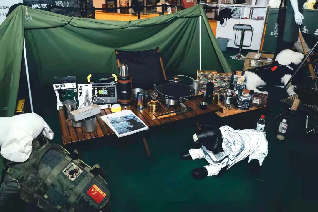 “軍事潮流”燃爆上海世博展覽館 ，ARMSROCK引領(lǐng)全新軍事潮流生活方式