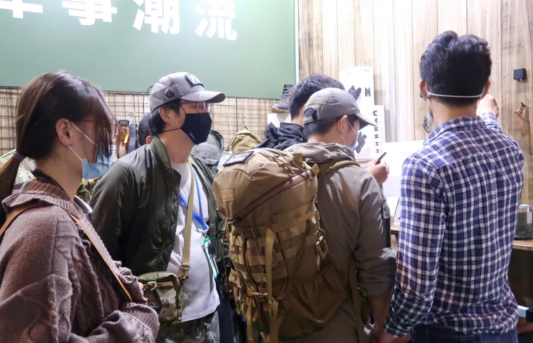 “軍事潮流”燃爆上海世博展覽館 ，ARMSROCK引領(lǐng)全新軍事潮流生活方式