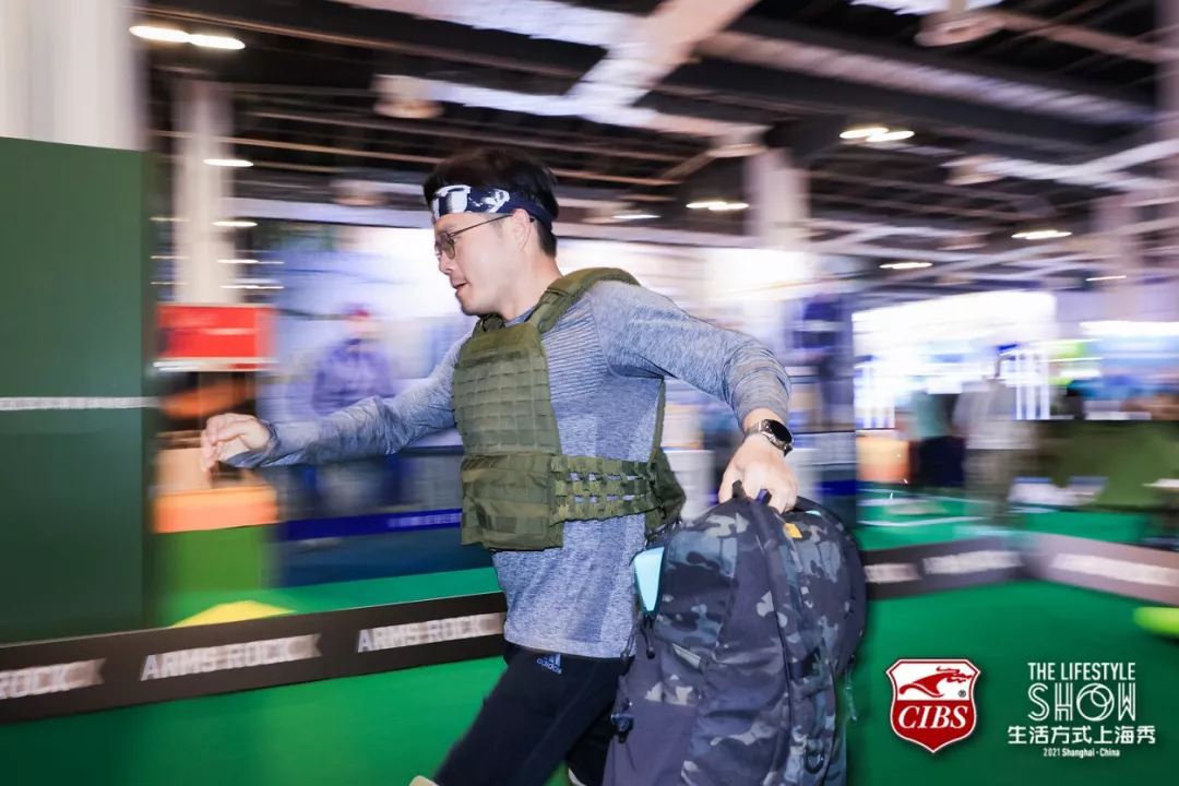 “軍事潮流”燃爆上海世博展覽館 ，ARMSROCK引領(lǐng)全新軍事潮流生活方式