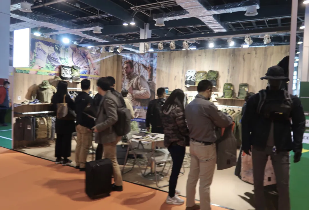 “軍事潮流”燃爆上海世博展覽館 ，ARMSROCK引領(lǐng)全新軍事潮流生活方式