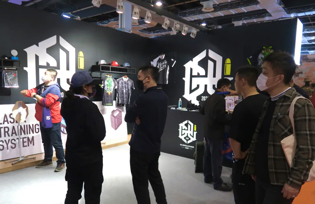 “軍事潮流”燃爆上海世博展覽館 ，ARMSROCK引領(lǐng)全新軍事潮流生活方式