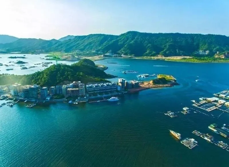 用一條船 丈量一片海