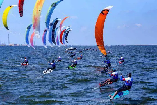 2024巴黎奧運會 看大佬在海里玩兒風箏！